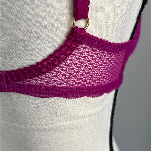 Chantelle Opera Push-Up Bra - Picture 5 of 9